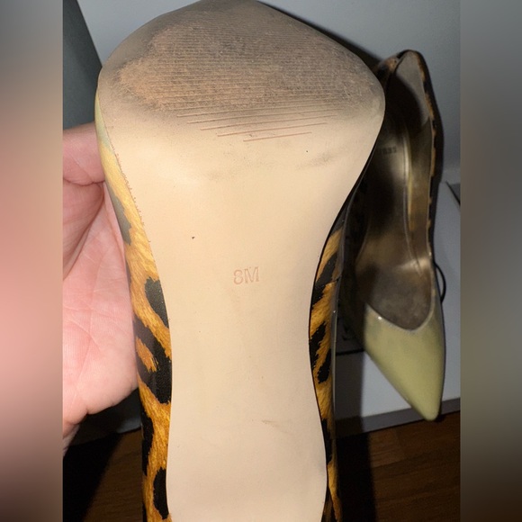 Pointed Toe Guess Heels - Picture 4 of 4